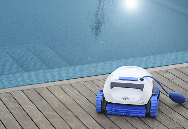 Dolphin S50: il pulitore automatico per piscine fuori terra di semplice utilizzo 