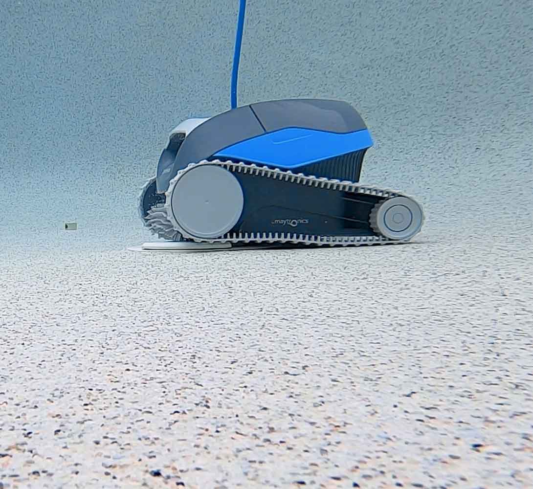 Dolphin Cayman | Maytronics